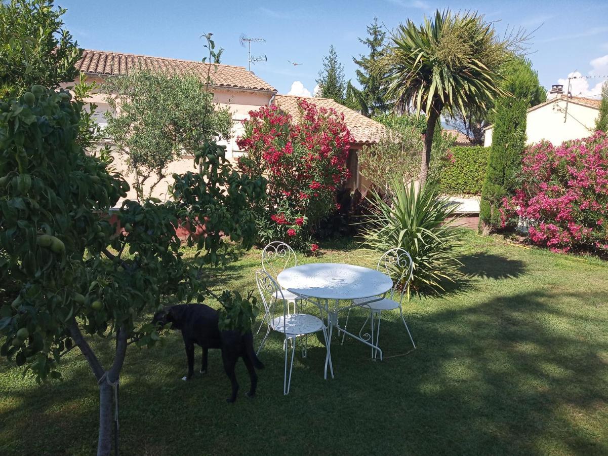 Appartements Et Valréas 外观 照片