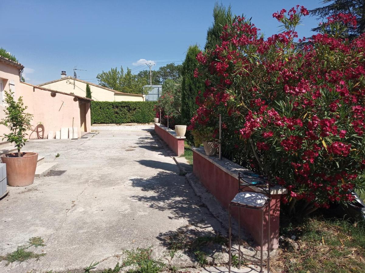 Appartements Et Valréas 外观 照片